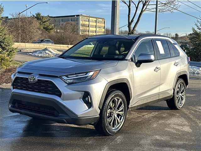 2022 Toyota RAV4 XLE Premium's photo