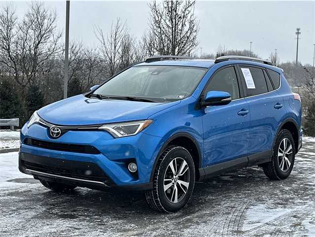 2017 Toyota RAV4 XLE's photo
