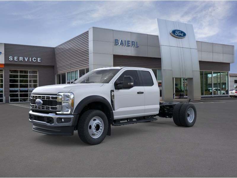 2026 Ford F-450 Super Duty Chassis Cab XL's photo