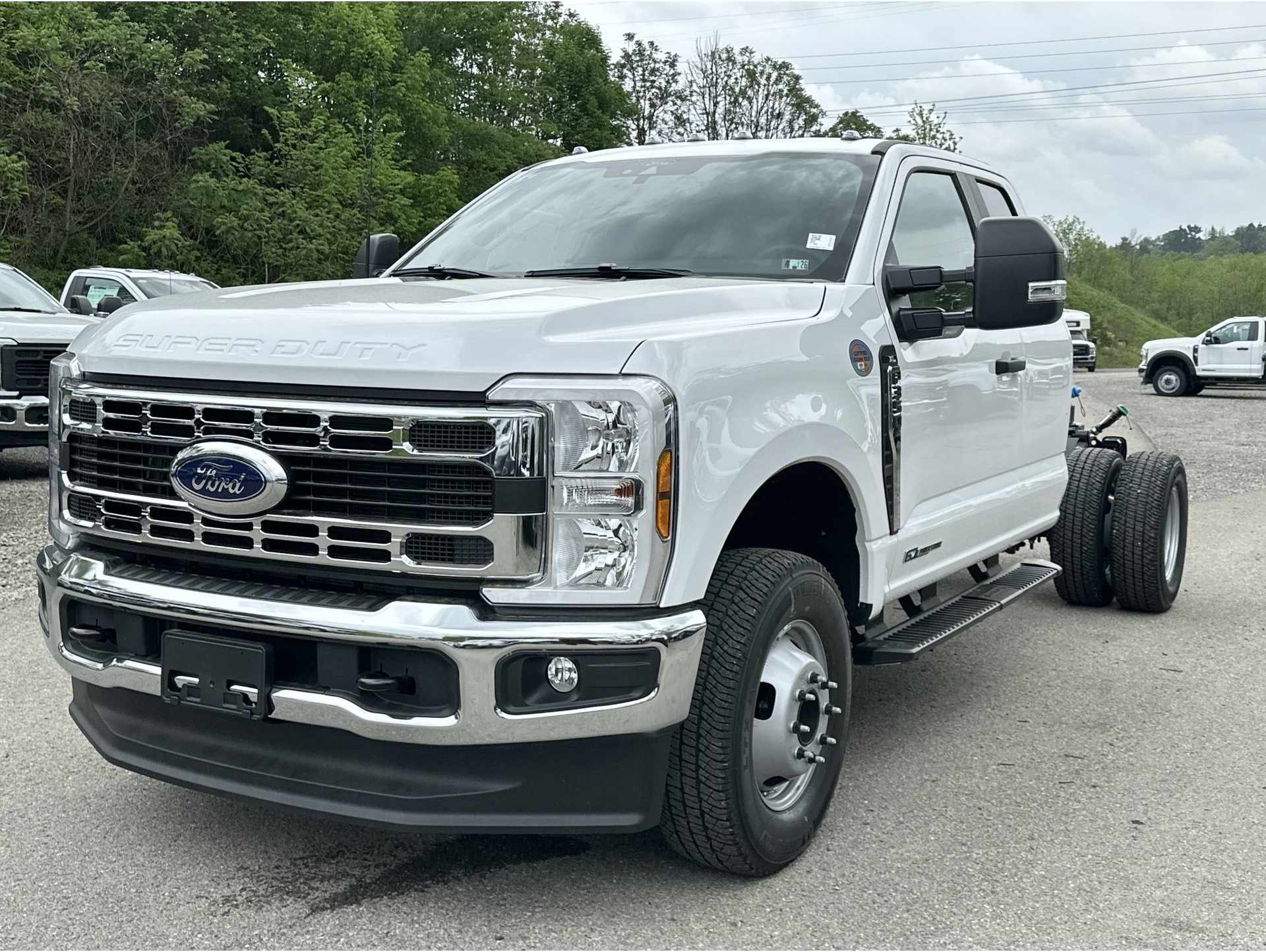 2025 Ford F-350 Super Duty Chassis Cab XL's photo