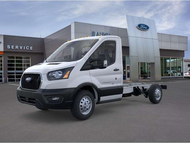 2025 Ford Transit Cutaway Base's photo