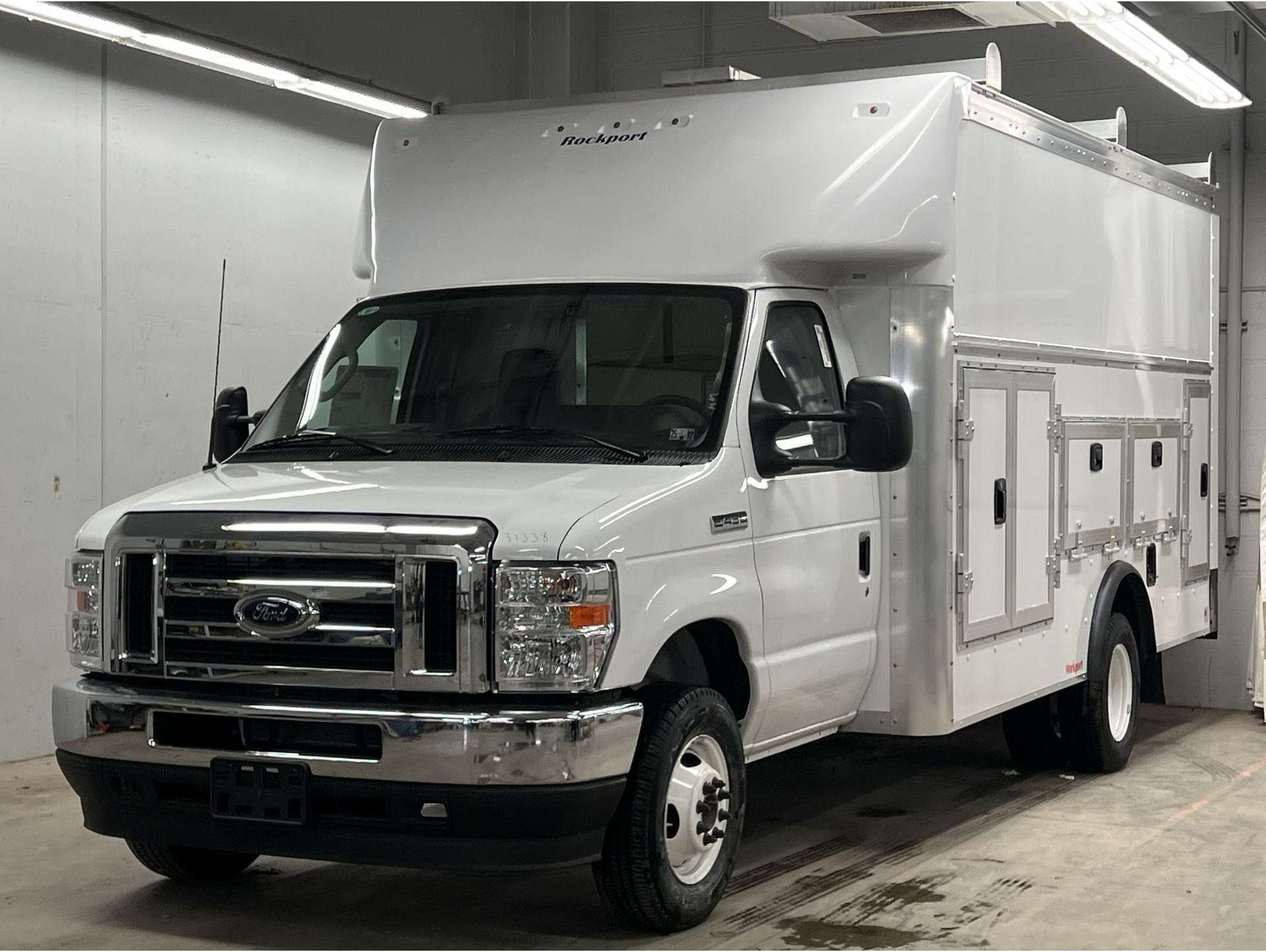 2025 Ford E-Series Cutaway Base's photo