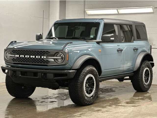 2023 Ford Bronco 4-Door Badlands