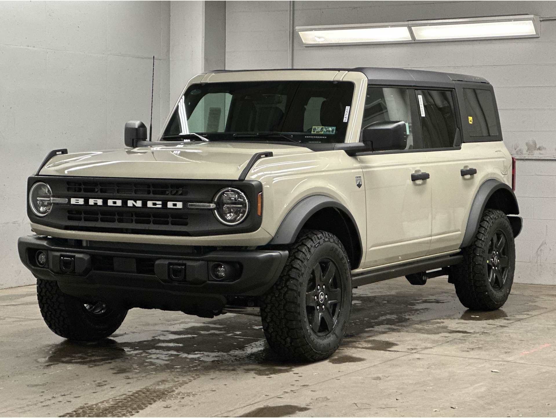 2025 Ford Bronco 4-Door Big Bend's photo