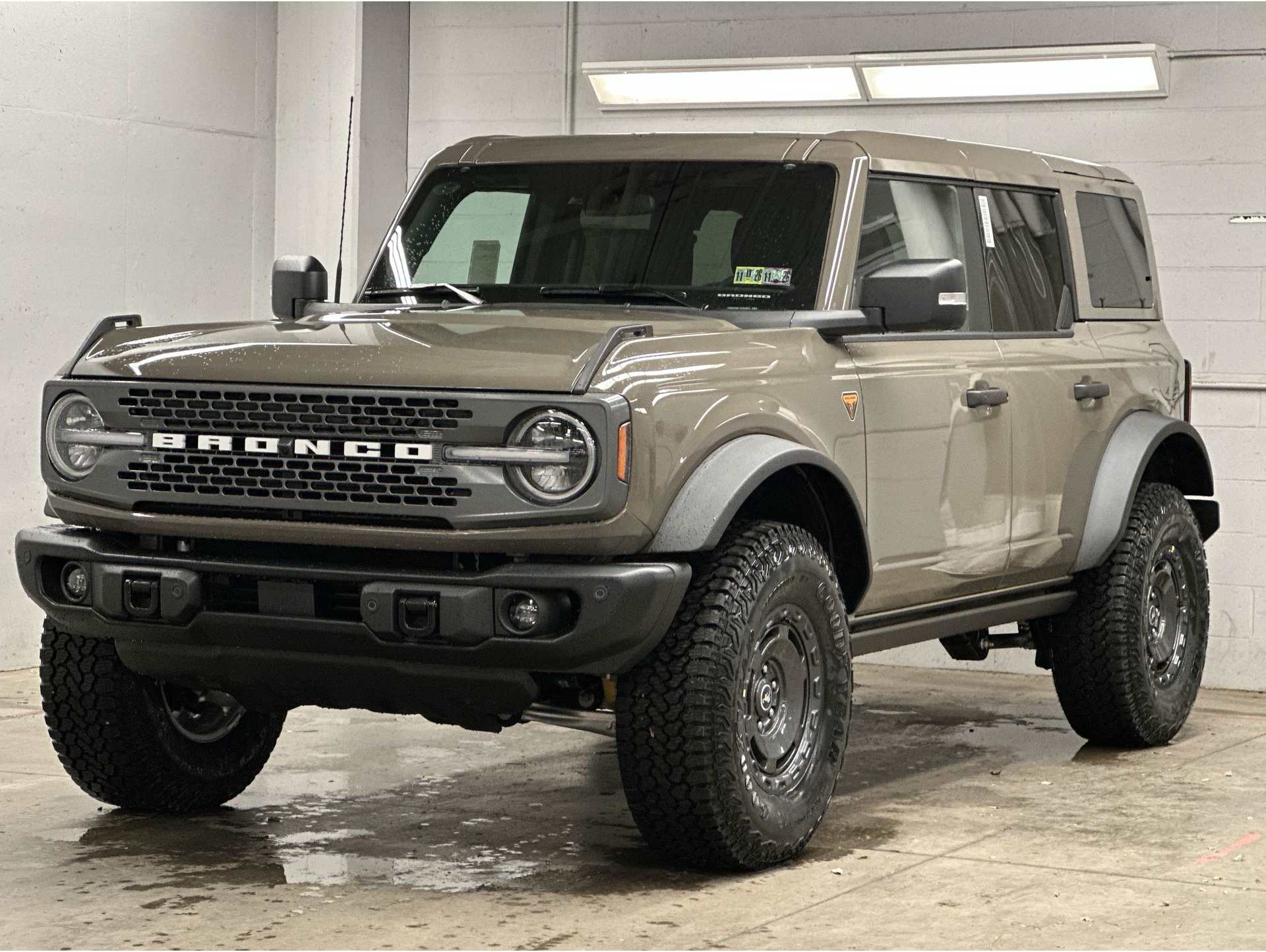 2025 Ford Bronco 4-Door Badlands's photo