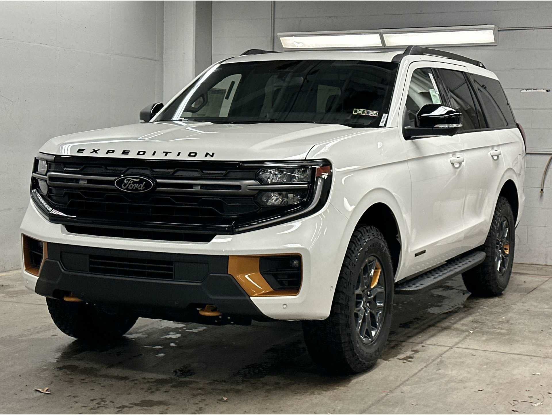 2025 Ford Expedition Tremor's photo
