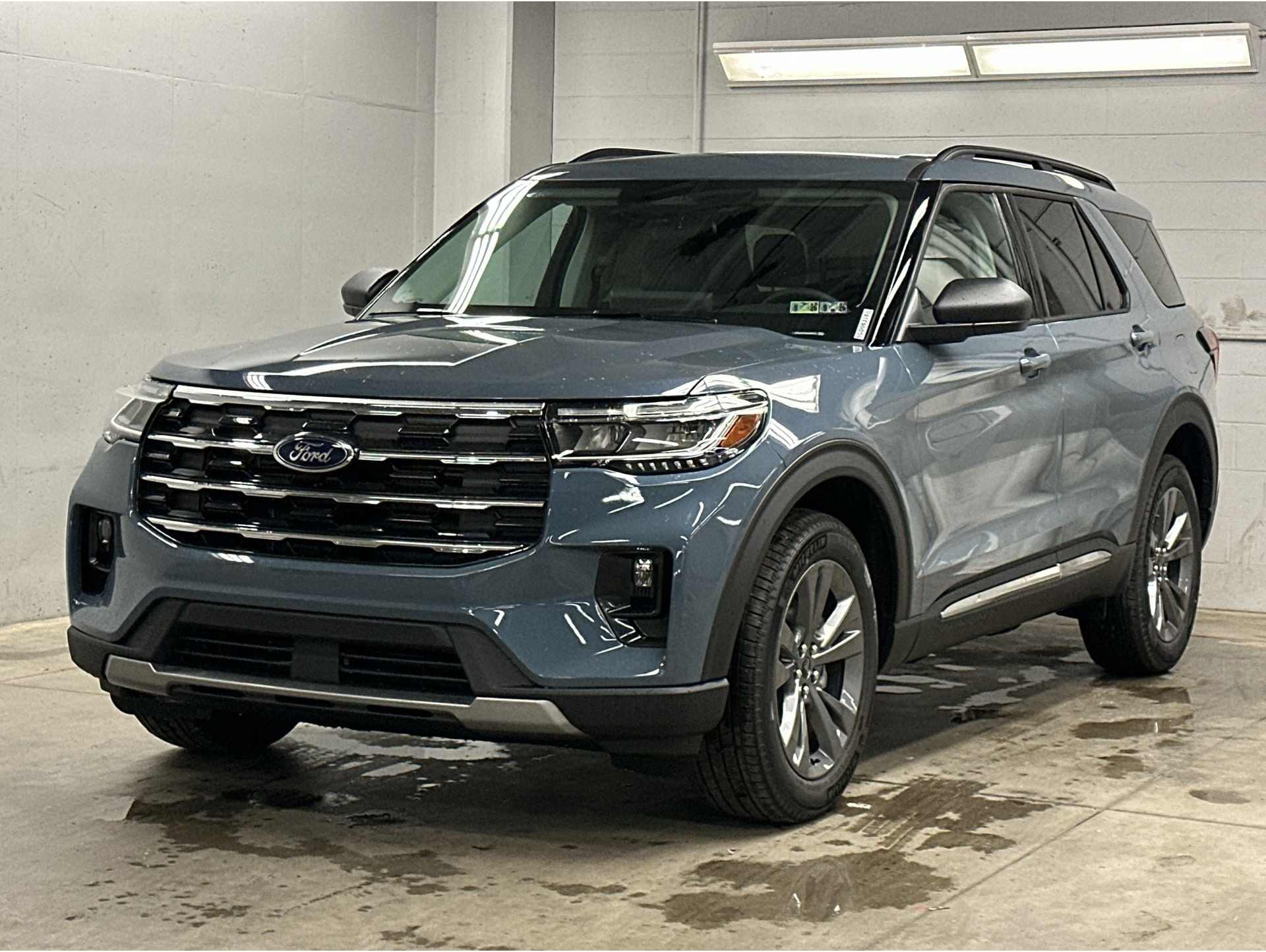 2025 Ford Explorer Active's photo