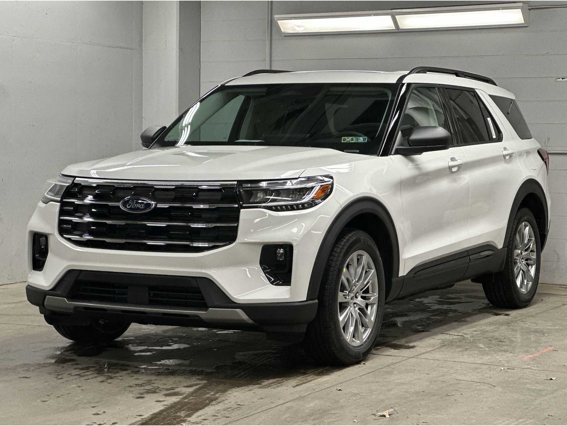 2026 Ford Explorer Active's photo