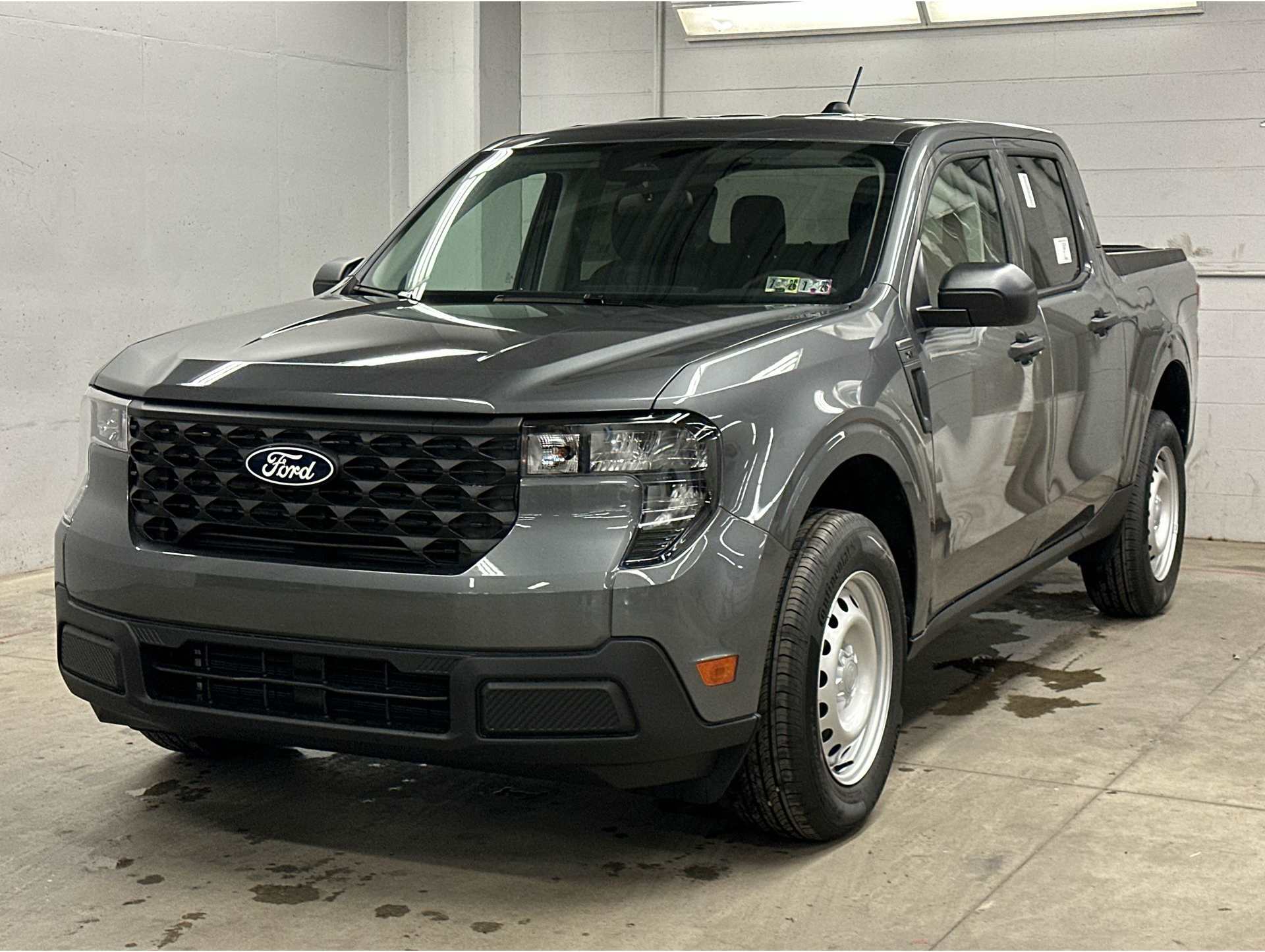 2025 Ford Maverick XL's photo