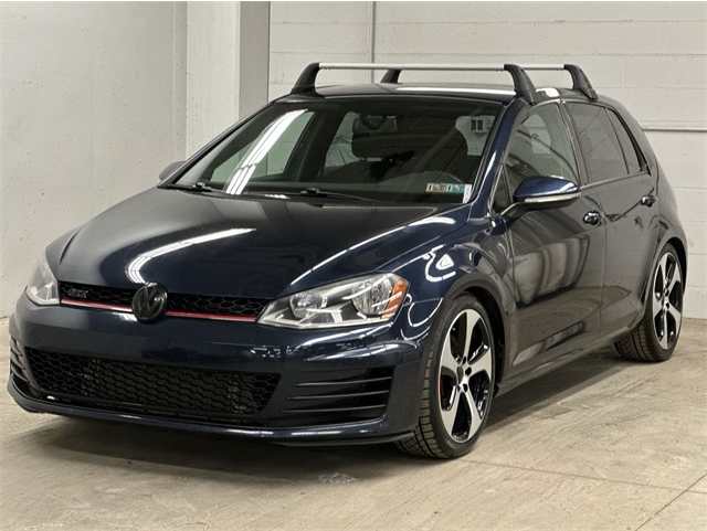 2017 Volkswagen Golf GTI Base's photo