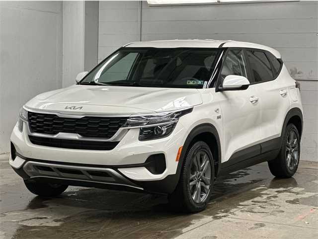 2023 Kia Seltos LX's photo