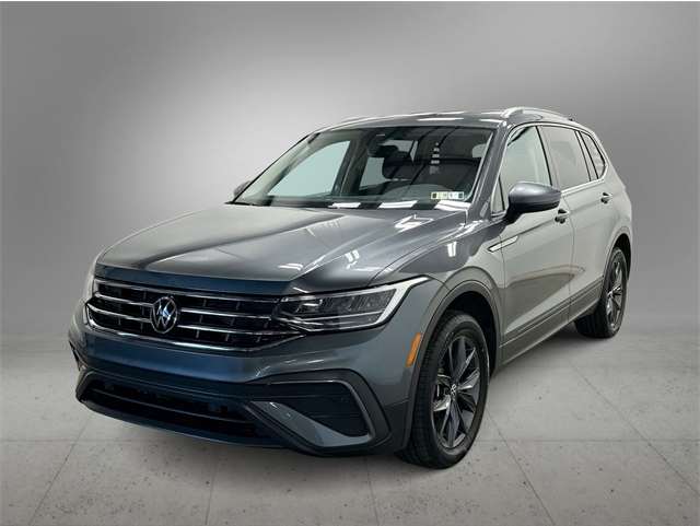 2022 Volkswagen Tiguan SE's photo