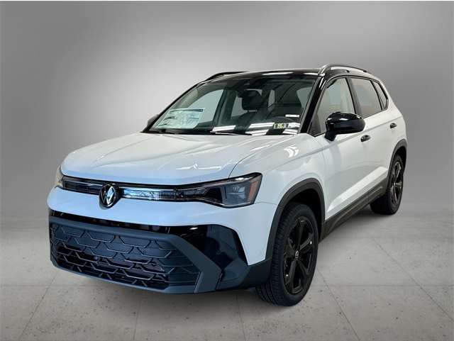 2025 Volkswagen Taos SE Black's photo