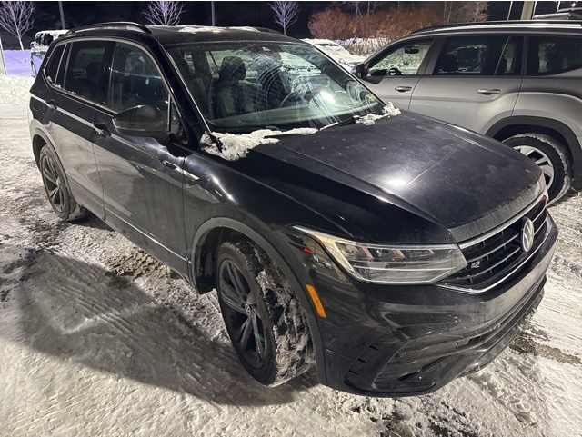 2023 Volkswagen Tiguan SE R-LINE BLACK's photo