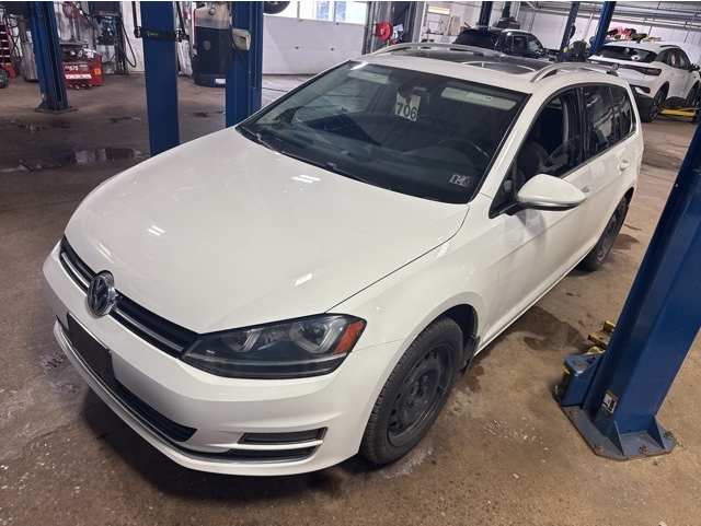 2015 Volkswagen Golf SportWagen TDI SEL's photo
