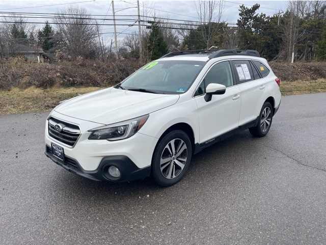 2019 Subaru Outback Limited's photo