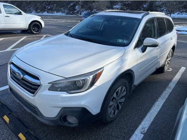 2018 Subaru Outback Touring's photo