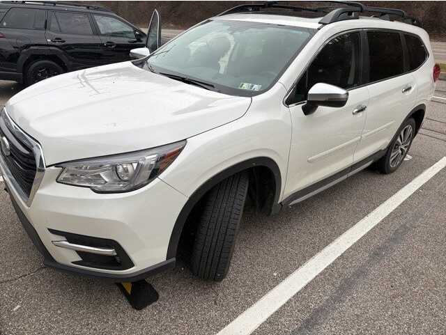 2022 Subaru Ascent Touring's photo