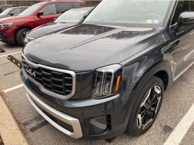 2024 Kia Telluride S's photo