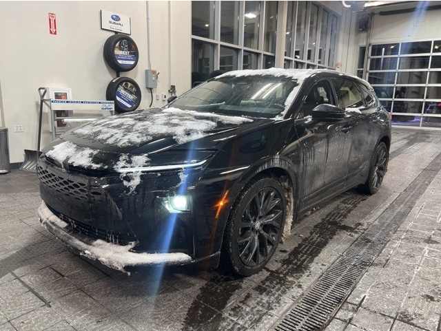 2025 Toyota Crown Signia Limited's photo