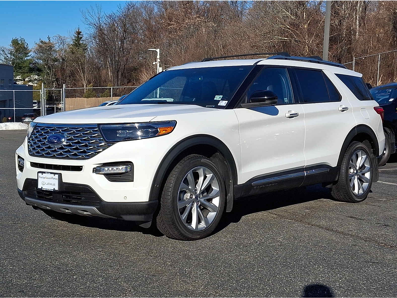 2021 Ford Explorer Platinum's photo