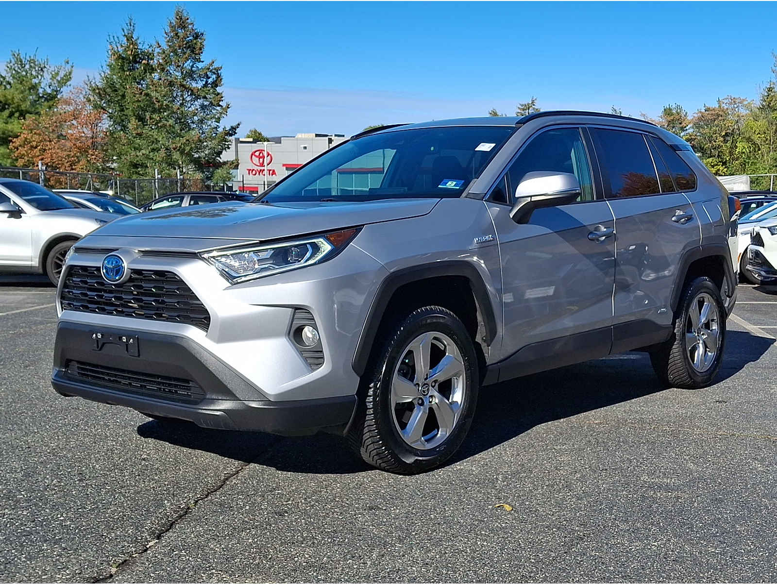 2021 Toyota RAV4 XLE Premium's photo