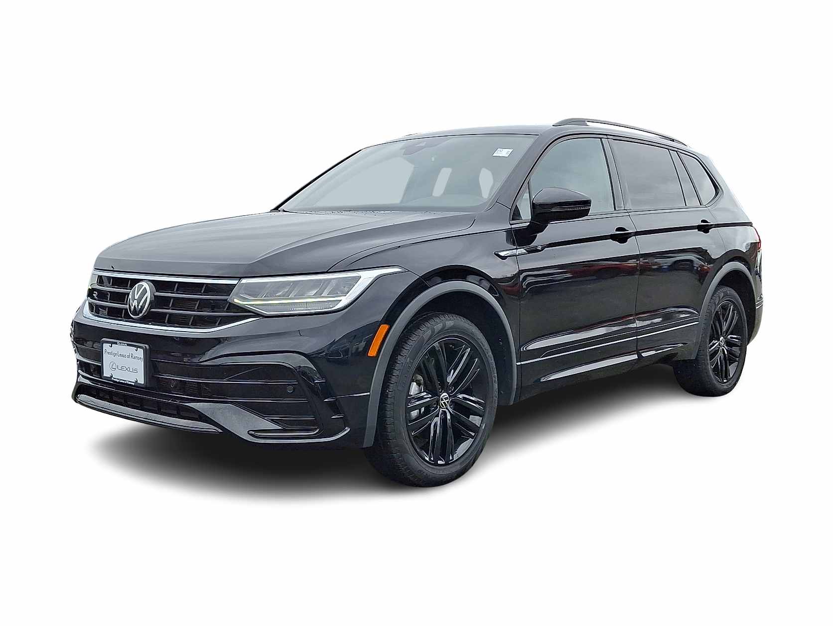 Thumbnail: 2022 Volkswagen Tiguan - 1