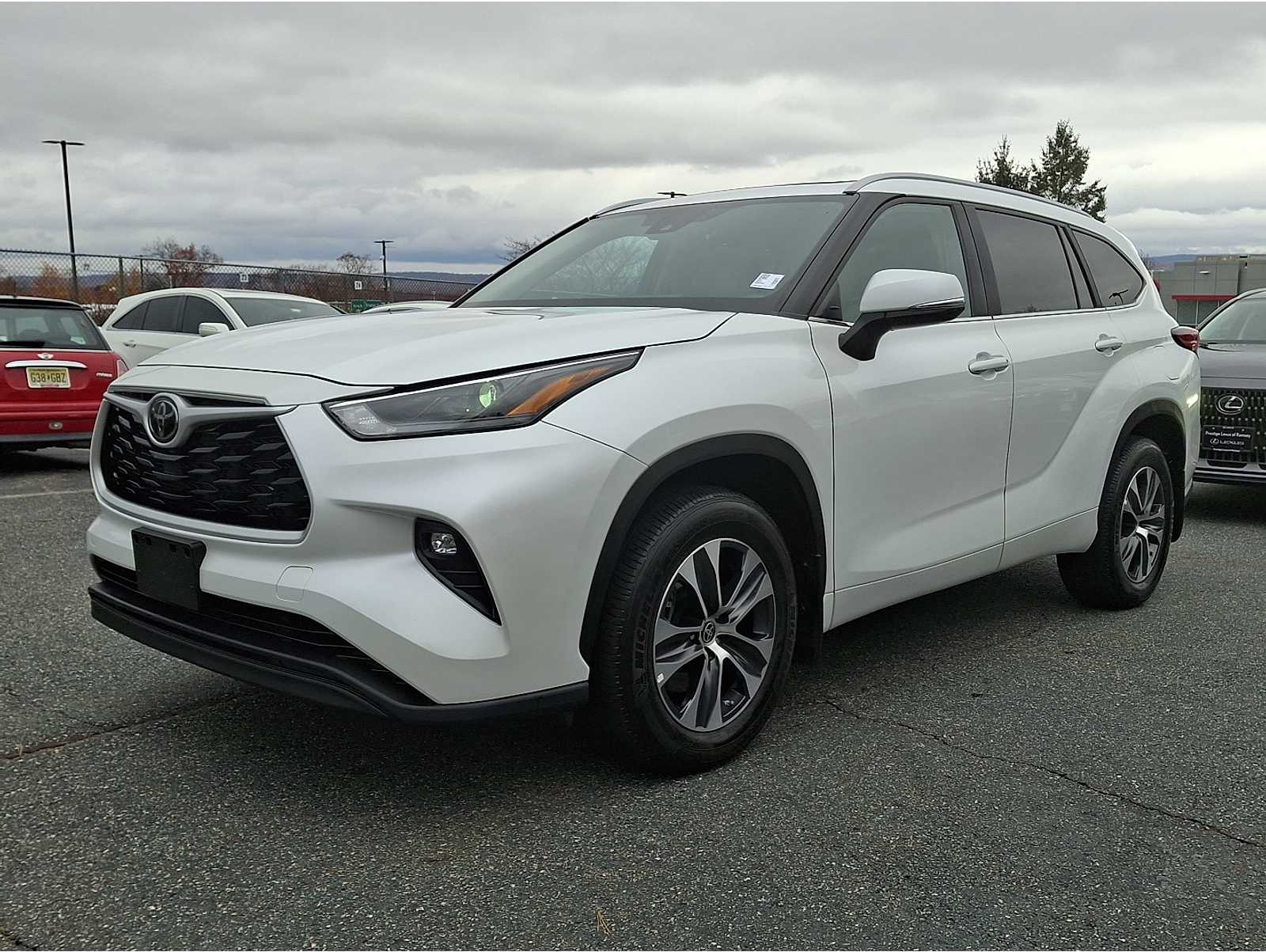 2023 Toyota Highlander XLE's photo