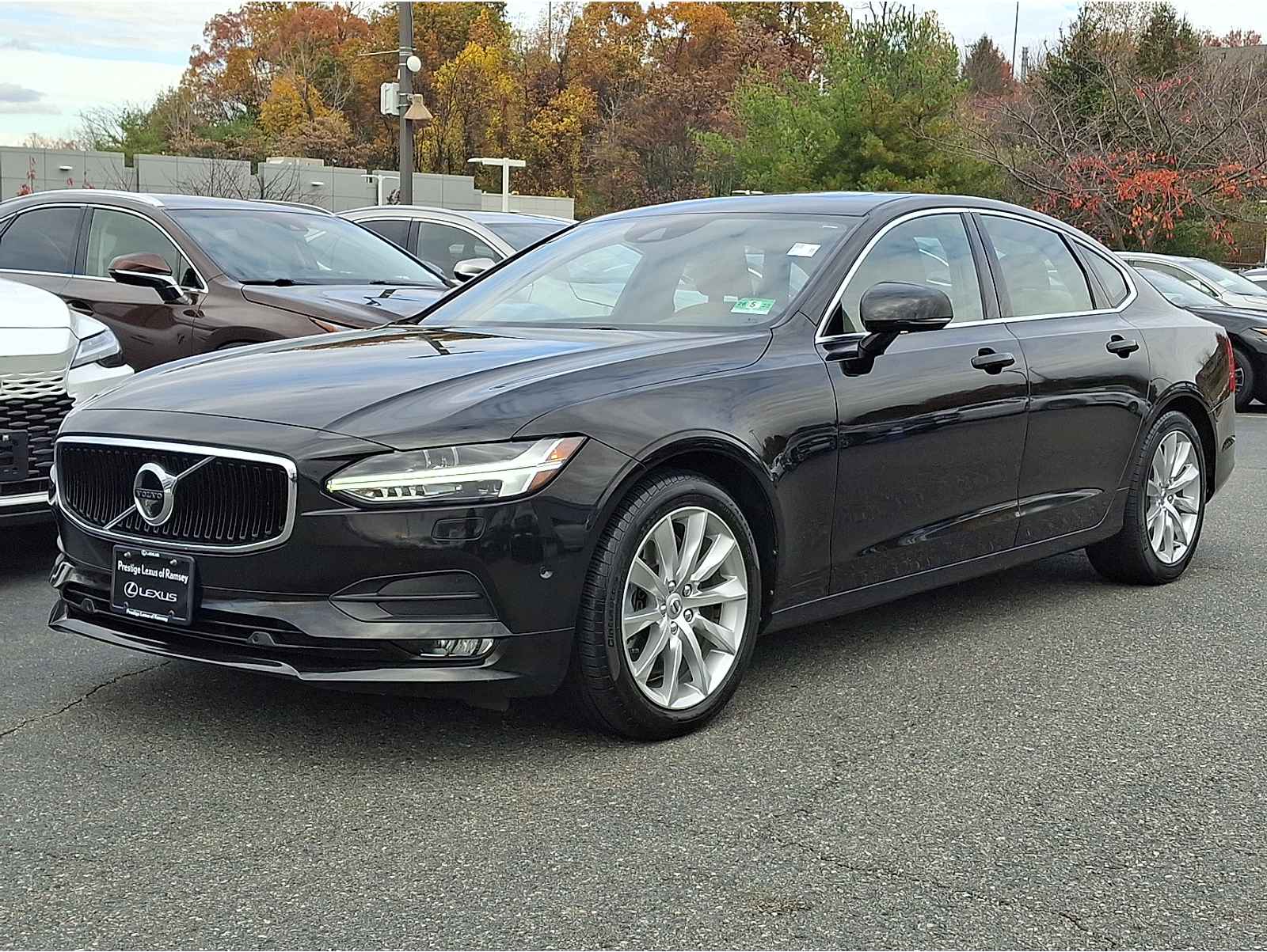 2017 Volvo S90 Momentum