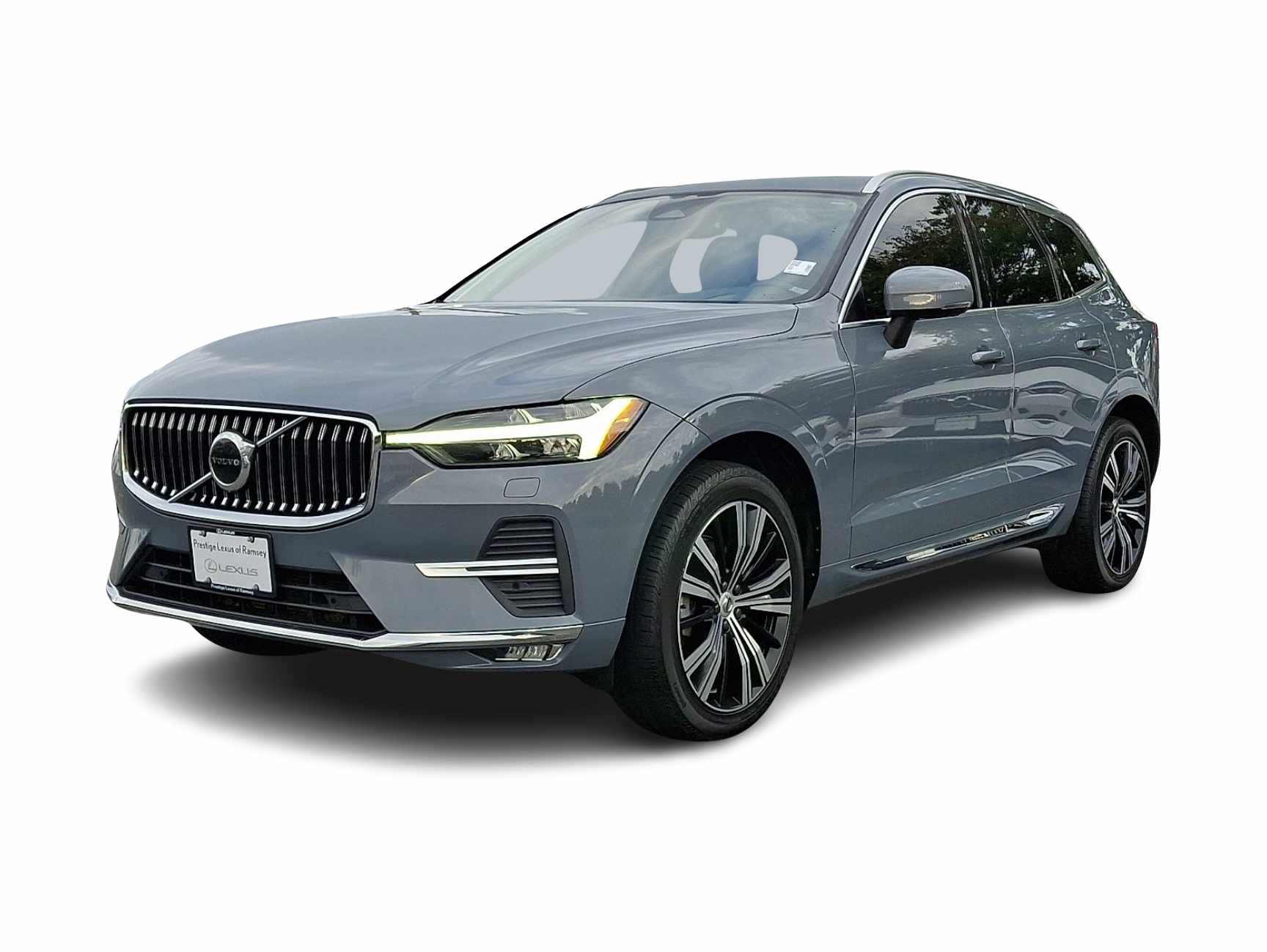 Thumbnail: 2022 Volvo XC60 - 1