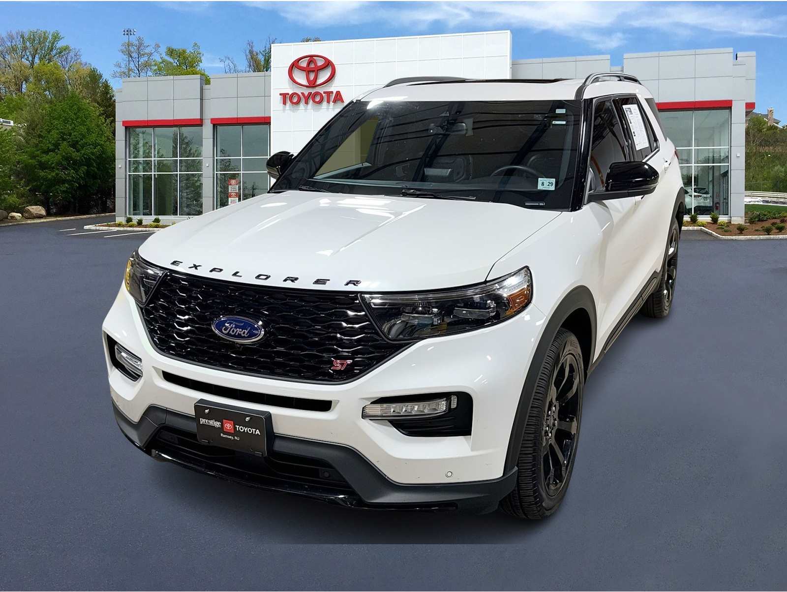 2024 Ford Explorer ST's photo