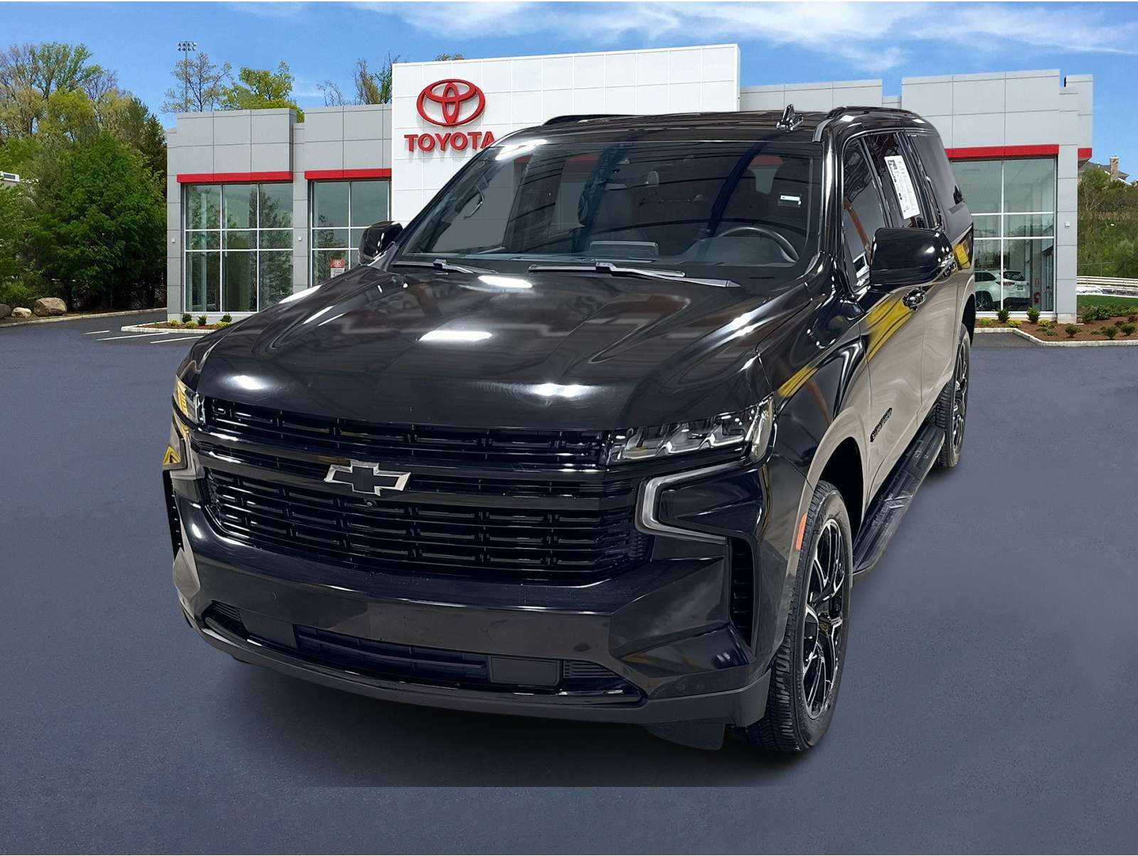 2024 Chevrolet Suburban RST's photo