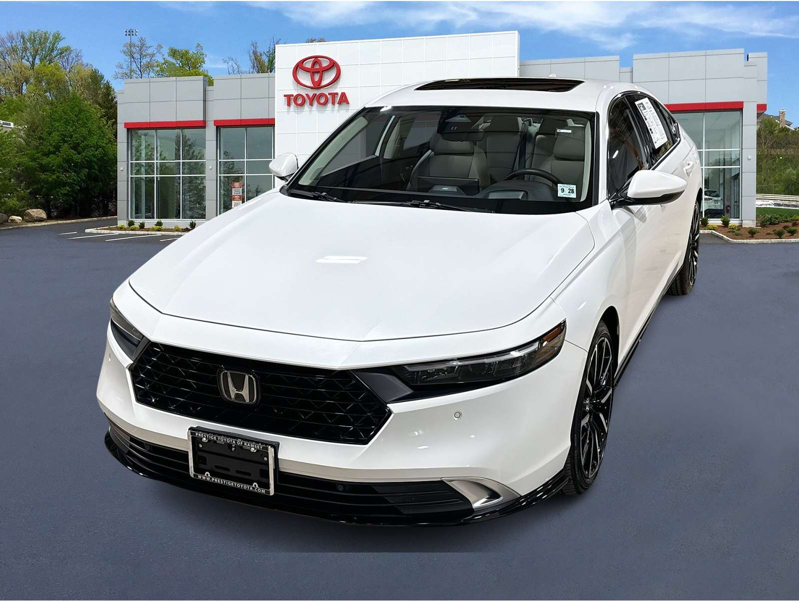 2023 Honda Accord Hybrid Touring's photo