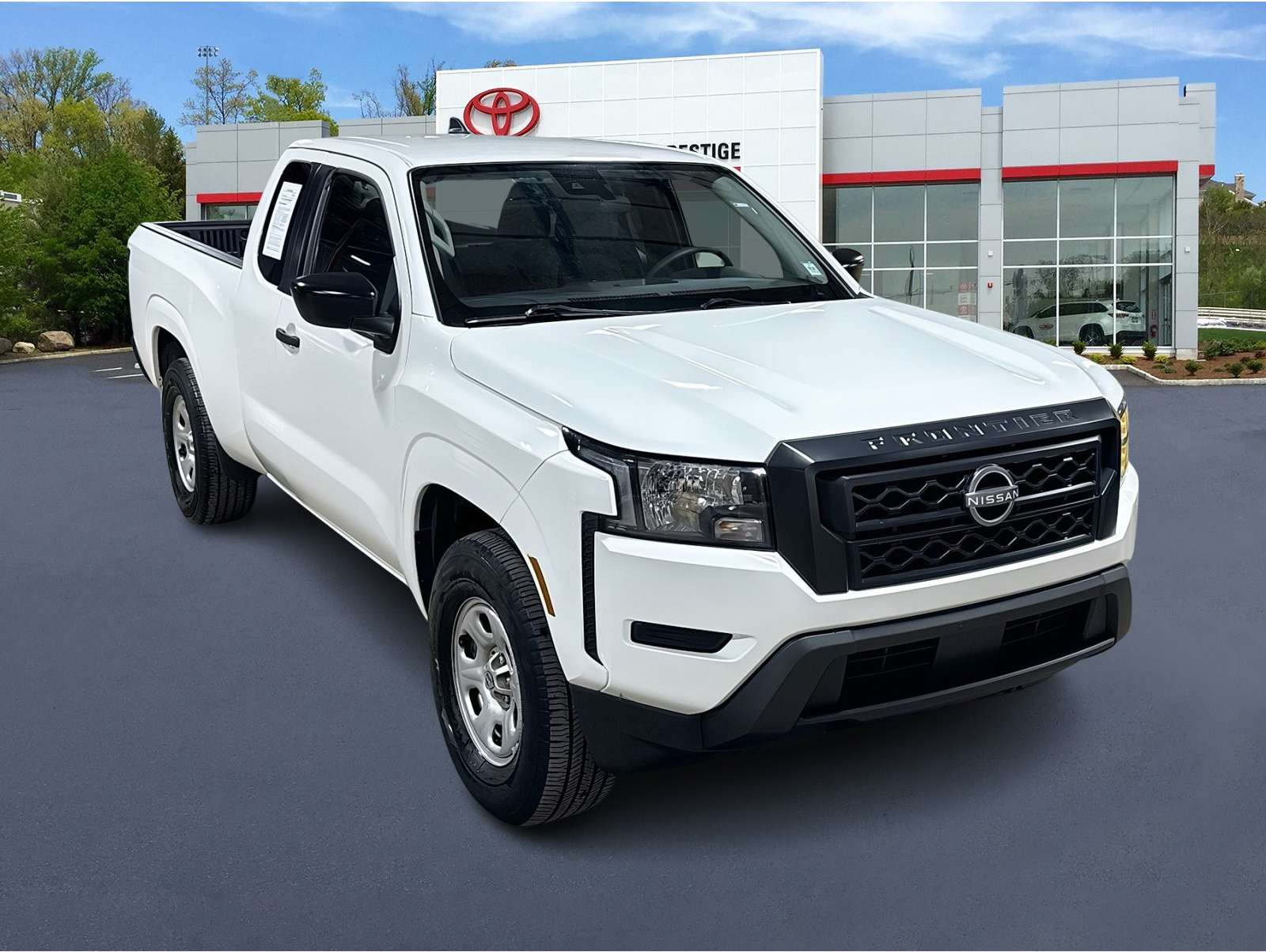 2024 Nissan Frontier S's photo