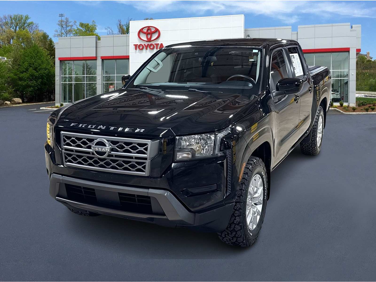 2022 Nissan Frontier SV