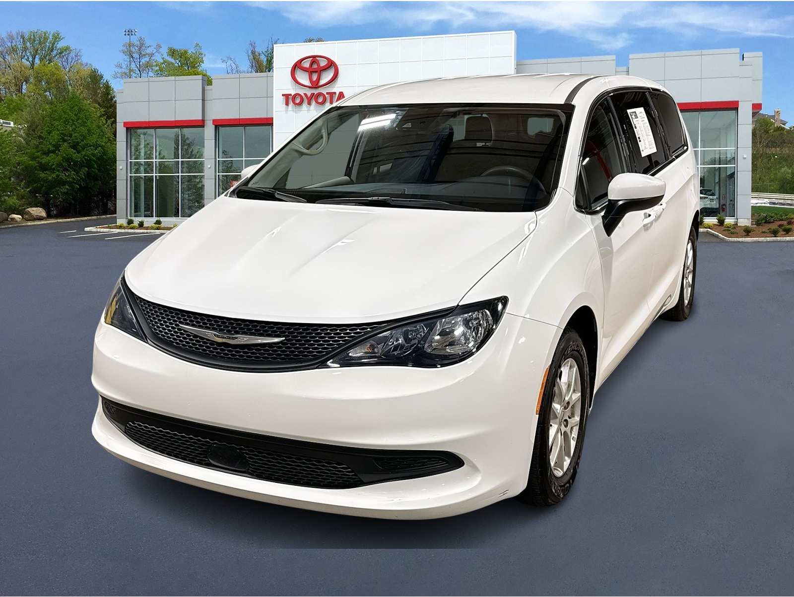 2023 Chrysler Voyager