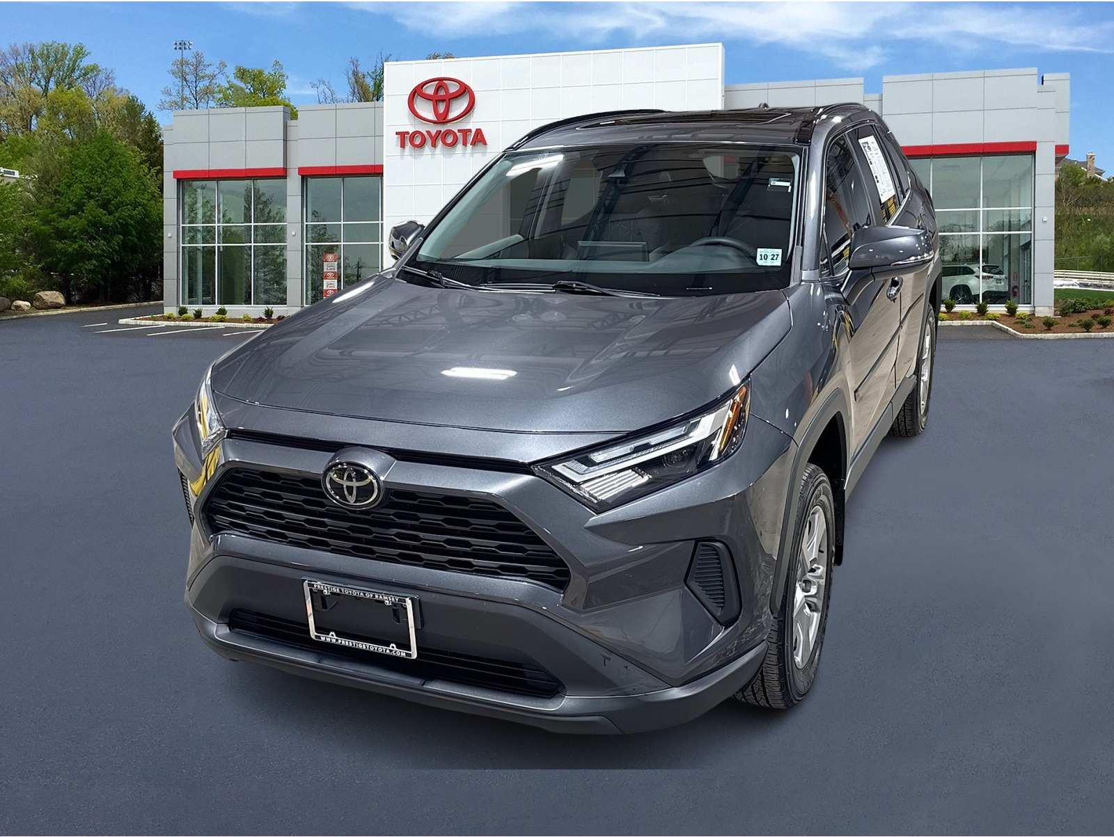 2022 Toyota RAV4 XLE's photo