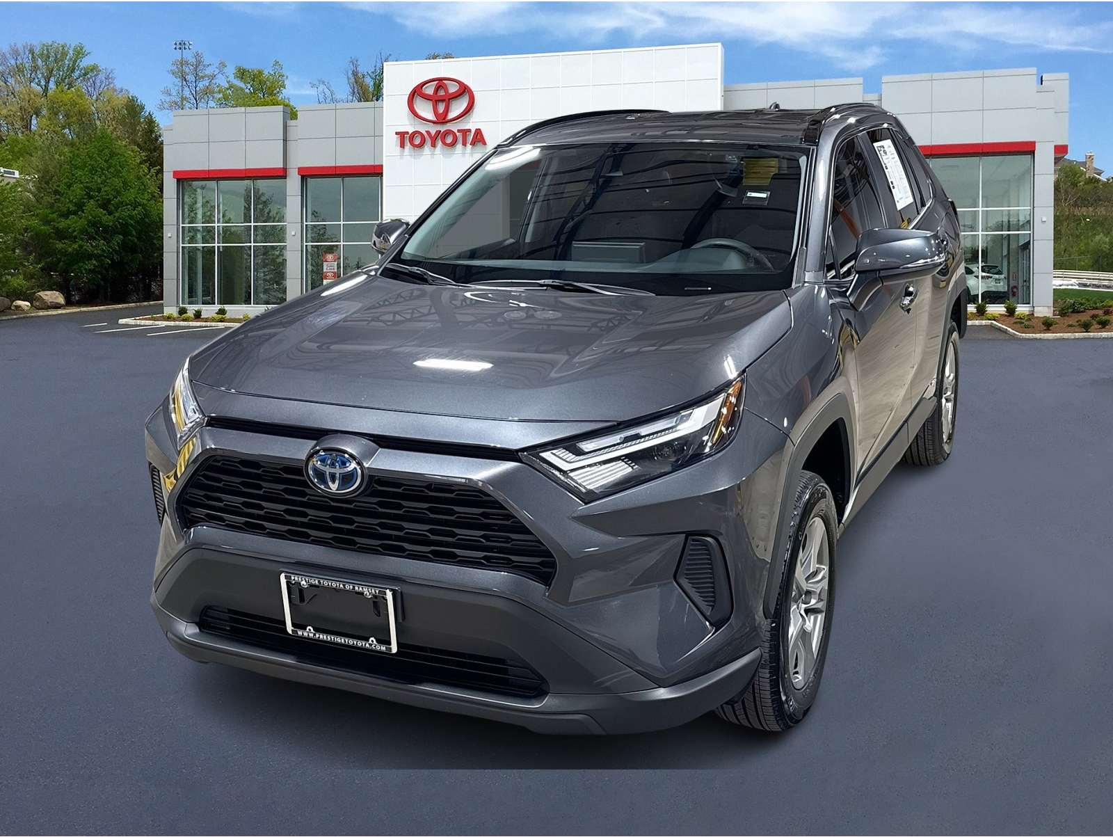 2024 Toyota RAV4 XLE's photo