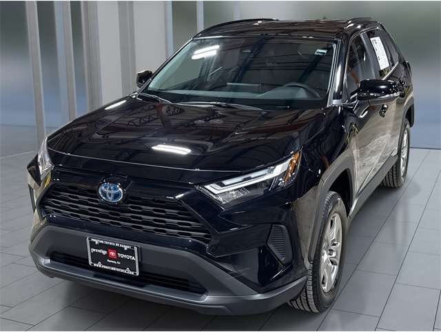 2023 Toyota RAV4 XLE's photo