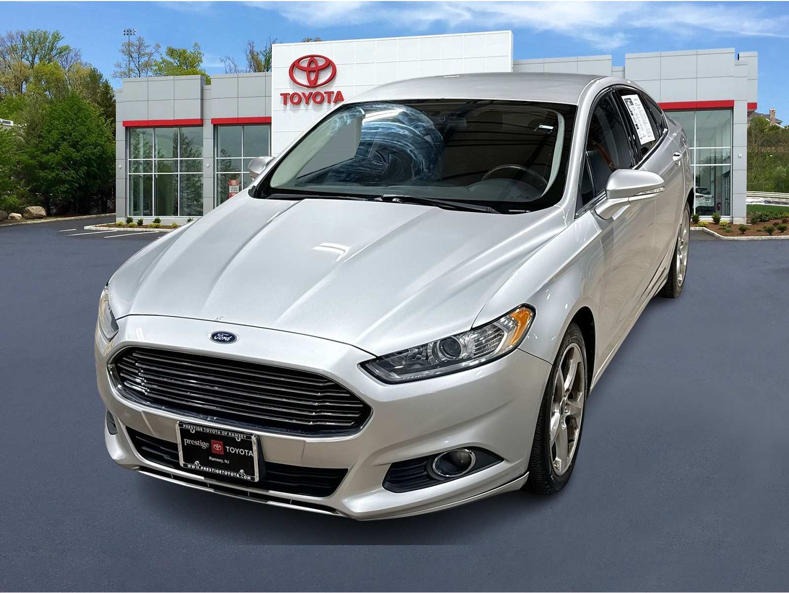 2015 Ford Fusion SE's photo