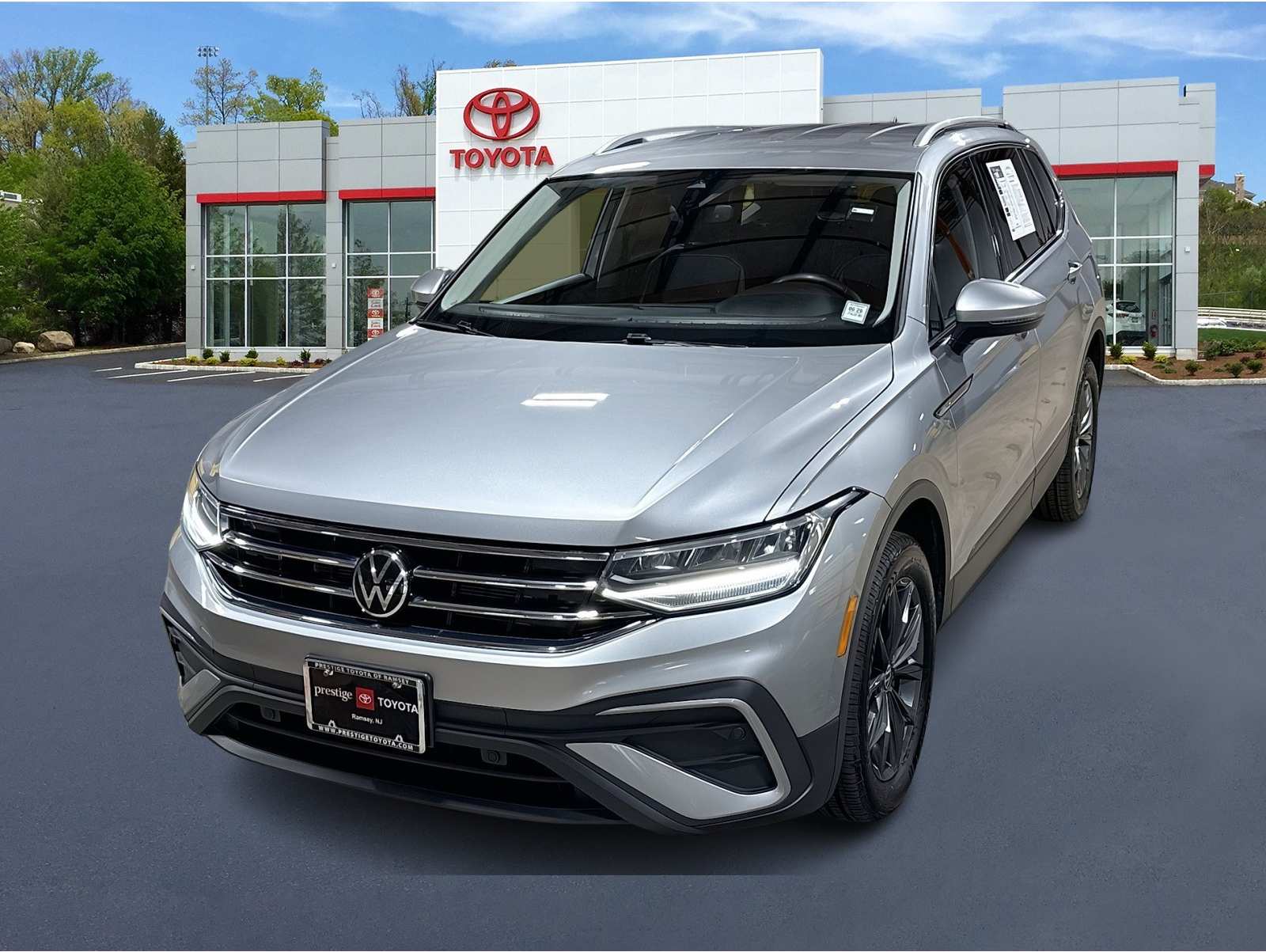 2023 Volkswagen Tiguan SE