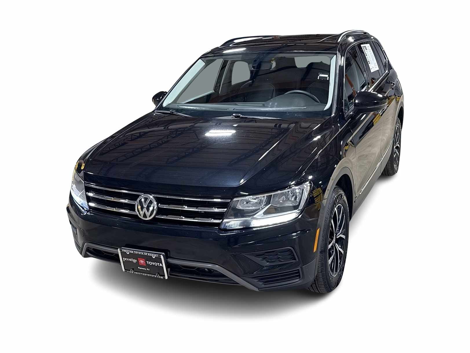 Thumbnail: 2021 Volkswagen Tiguan - 1