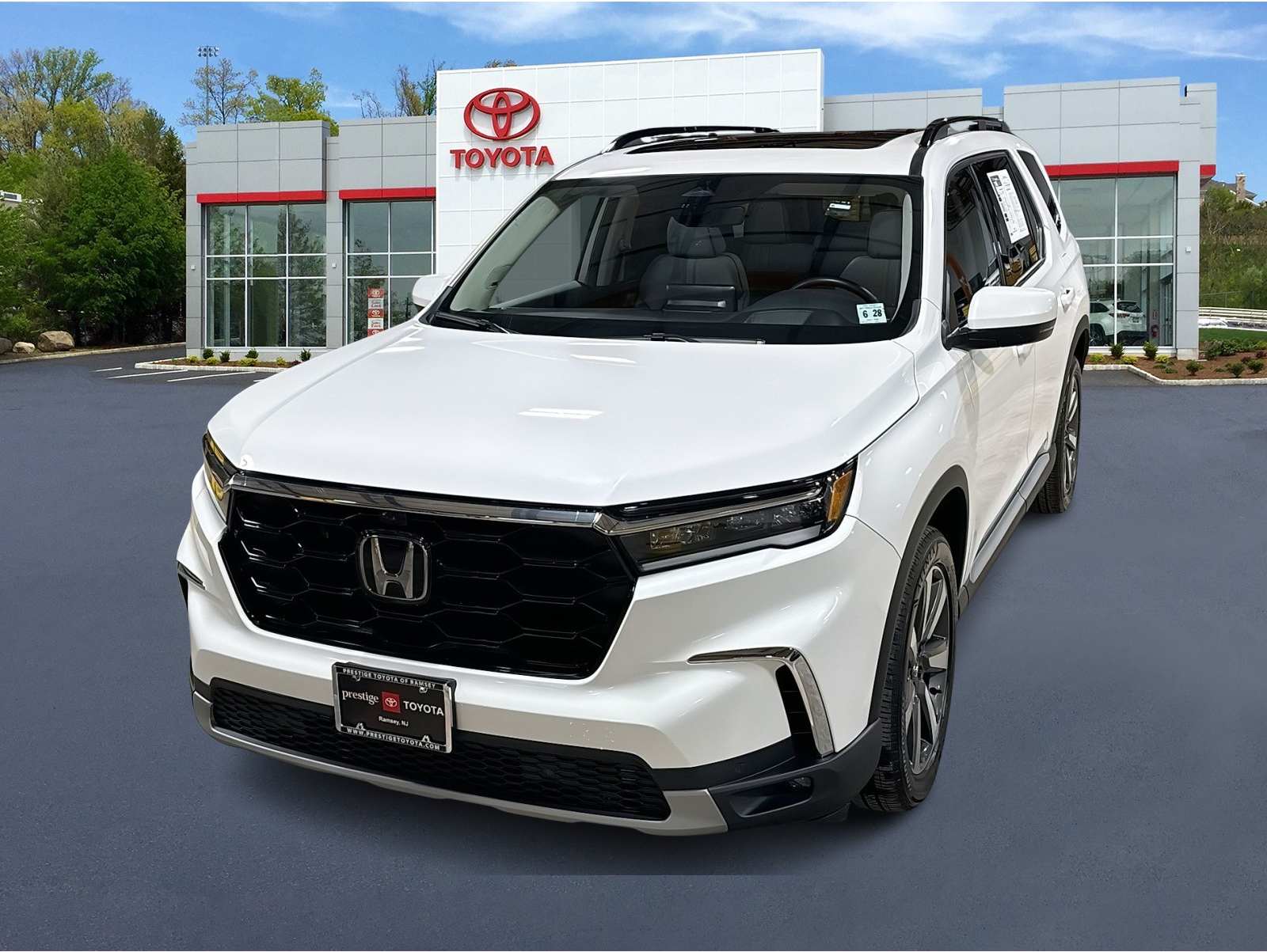 2023 Honda Pilot Elite's photo