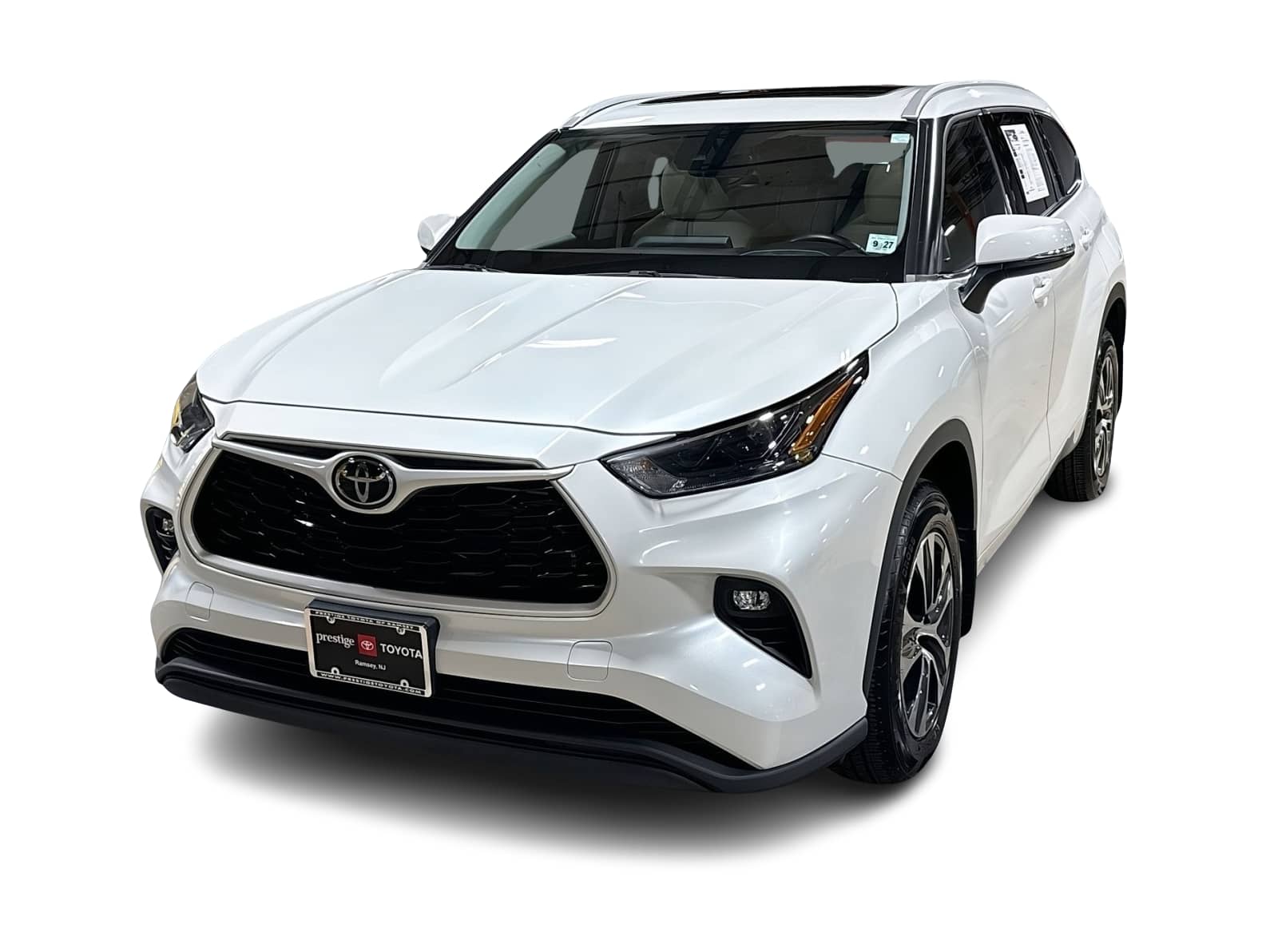 Thumbnail: 2022 Toyota Highlander - 1