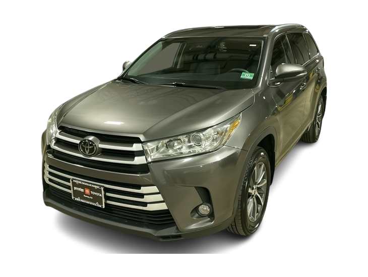 2018 Toyota Highlander SE Hero Image