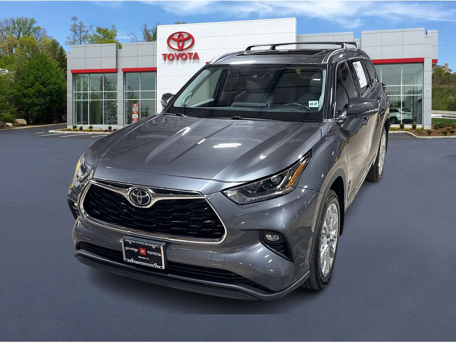 2023 Toyota Highlander Limited's photo