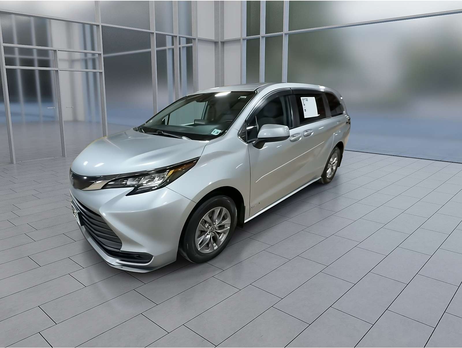 2021 Toyota Sienna LE's photo