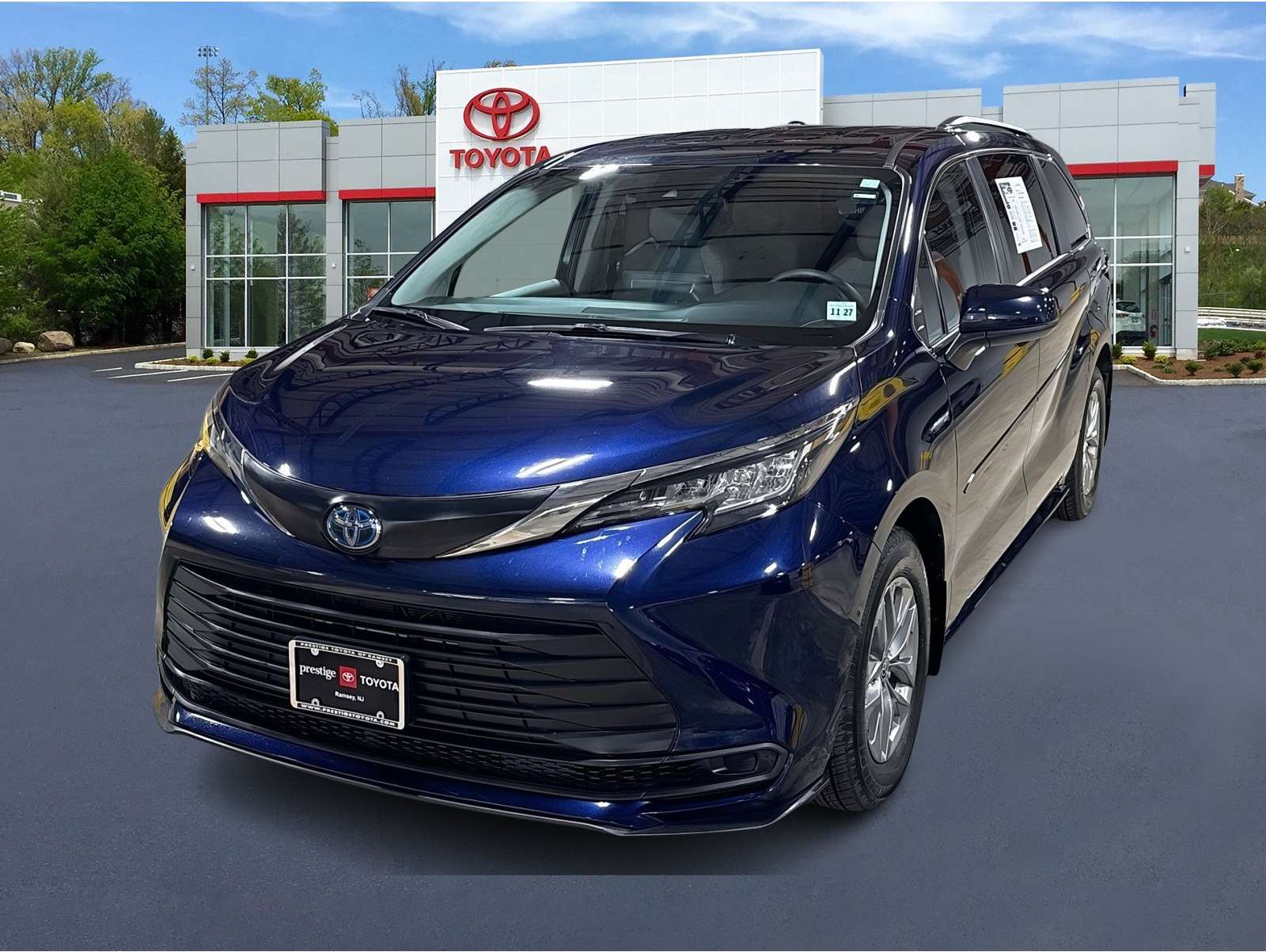 2023 Toyota Sienna LE