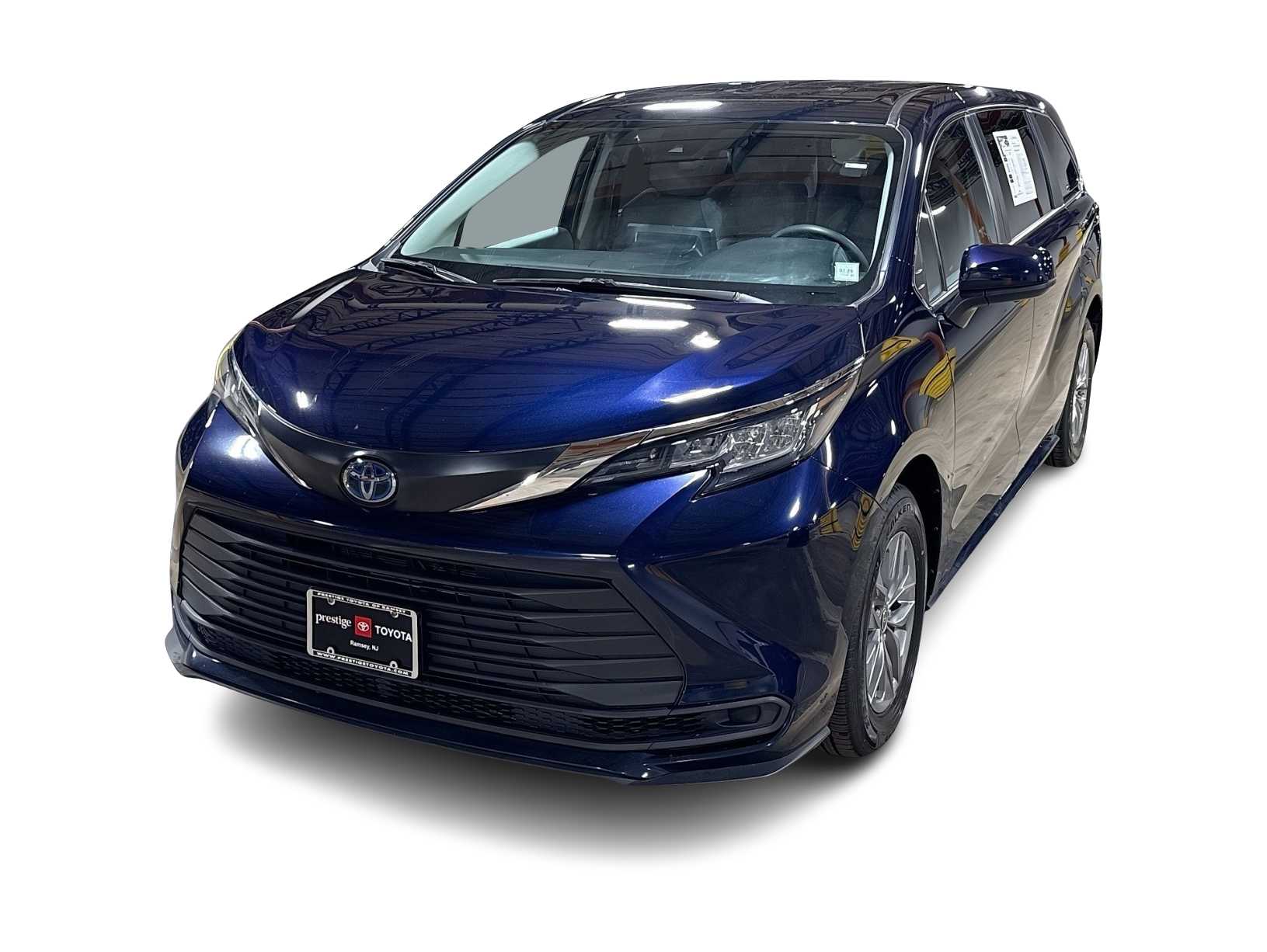 Thumbnail: 2022 Toyota Sienna - 1