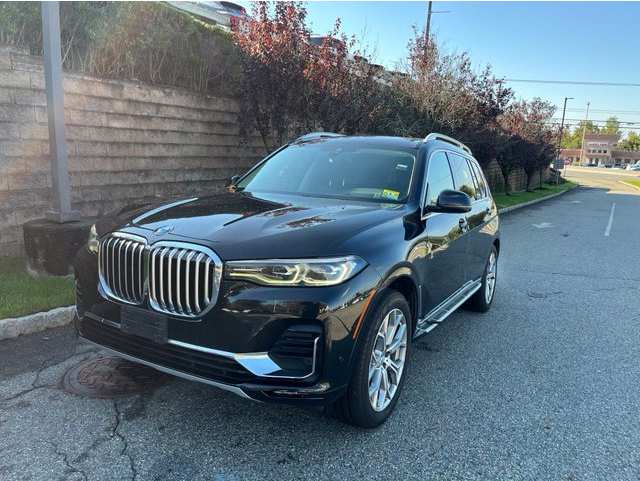 2019 BMW X7 40i